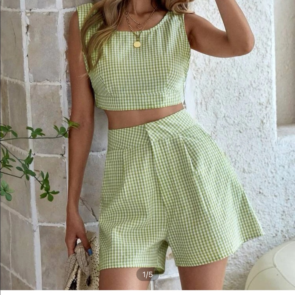 Plaid crop and shorts set never worn